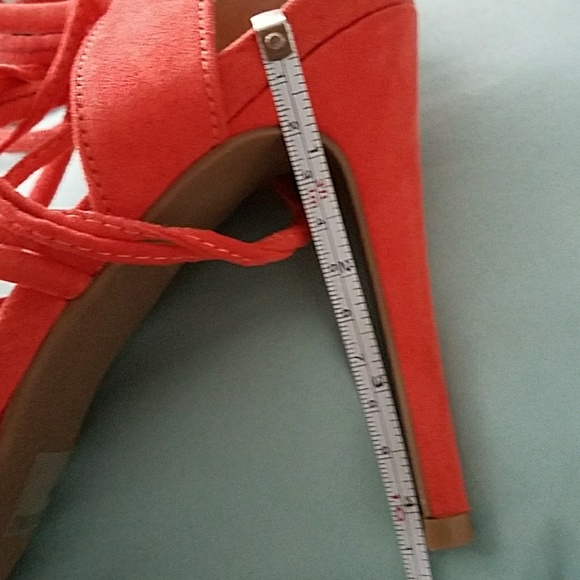 Orange shoes - Picture 4 of 4